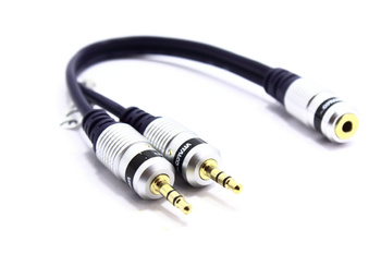 PRZEJŚCIÓWKA AUX GNIAZDO JACK 3,5 STEREO- 2* WTYK JACK 3,5 NA PRZEWODZE VITALCO JR59