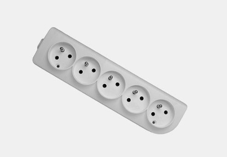 Gniazdo z uziemieniem 5x GN-50